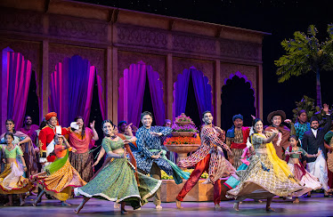 Dancers in Indian clothing, Marriage of Figaro finale