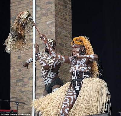 Grace Jones performs on stage topless at 67 years old! 1