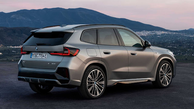 2023 BMW X1 Debuts With iDrive 8 and Standard AWD