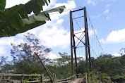 JEMBATAN SUNGAI DI KP WALET BUTUH PERBAIKAN DEMI KEAMANAN YANG MELINTAS