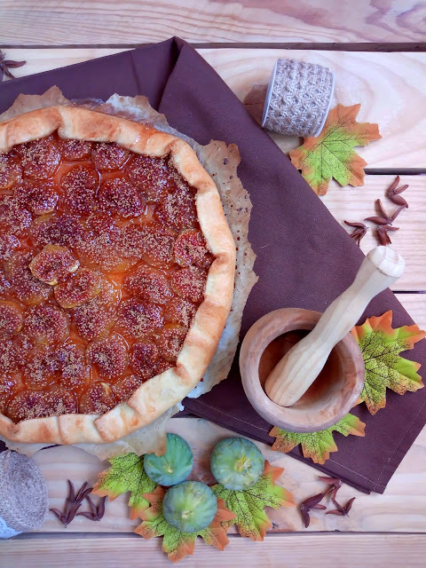 Galette de higos. Recetas de aprovechamiento, con fruta de temporada, proximidad, de verano, de otoño, con hojaldre o masa quebrada de Lidl. Con horno. Cuca