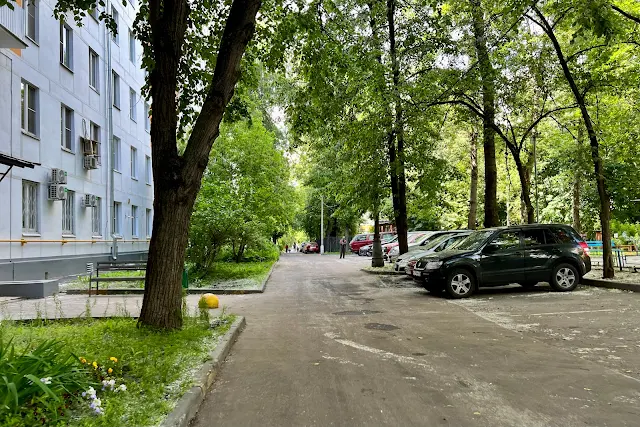 Варшавское шоссе, дворы