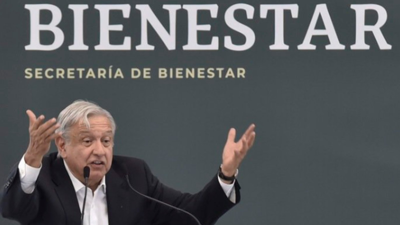 AMLO aumentará los días de vacaciones para trabajadores