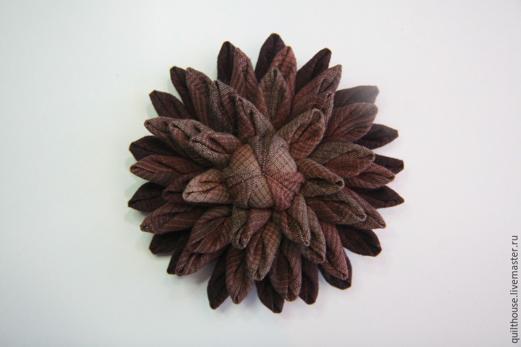 How to sew the Dahlia flower brooch. DIY Tutorial