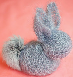 http://www.lebenslustiger.com/serendipity/archives/303-Square-Bunny-Knit-Pattern-2.html