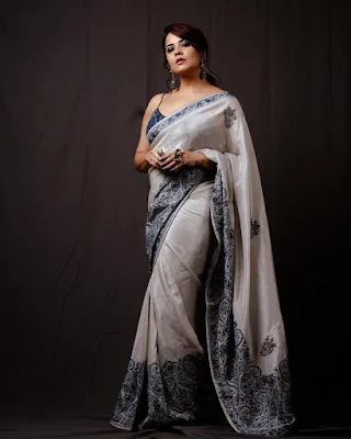 Anasuya Bharadwaj stylish looks in saree photos gallery