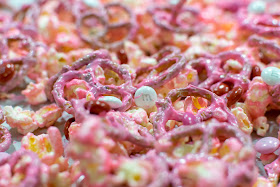 valentine's valentines valentine day snack treat dessert idea school popcorn pretzels m&ms chocolate pink mix