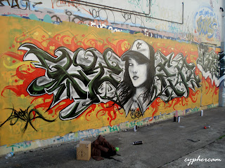 Girls Wall Graffiti Style Buble