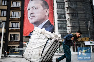 Ερντογάν: Με «εχθρούς» καλύπτει την ανεπάρκειά του στα οικονομικά!