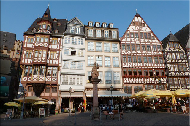 Edificios reconstruidos en la plaza Römerberg