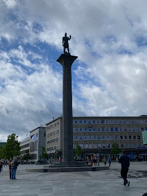 iking King Olav Tryggvason, the founder of Trondheim in Trondheim Square.