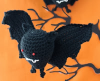 http://www.yarnspirations.com/assets/files/pattern-files/pdf/Lily_SugarnCreamweb108_cr_bat.en_US.pdf