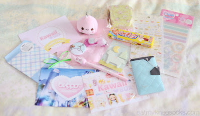 In the March 2015 Kawaii Box were 12 items, along with a handwritten thank-you note.