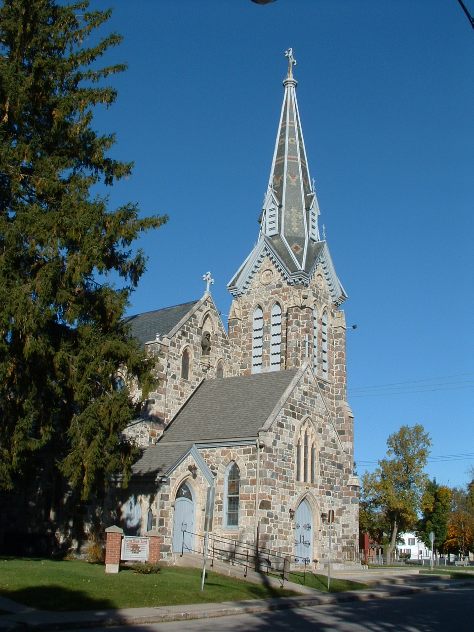 An Old Path: Sacred Heart Church, Paris, Ontario - Oct. 16 ...