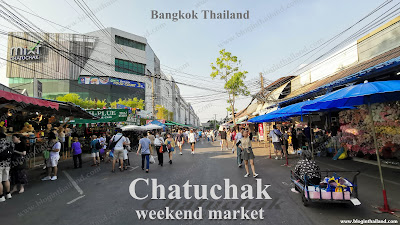 Chatuchak Weekend market on street