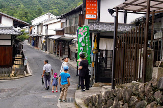 http://podrozejaponia.blogspot.com/2011/01/itsukushima-zwana-miyajima.html