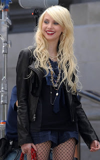 Taylor Momsen Hot photo