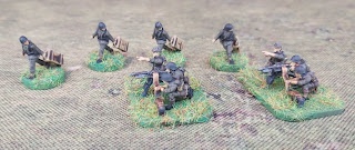 15mm German machine guns and crew