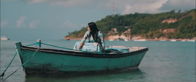 Rayanne Vanessa e Jonatas Fonseca lançam o clipe "Você, o barco e o Mar". Assista!