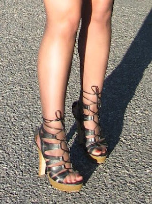detail photo gojane heels