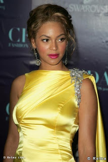 Hot Beyonce Knowles in yellow dress