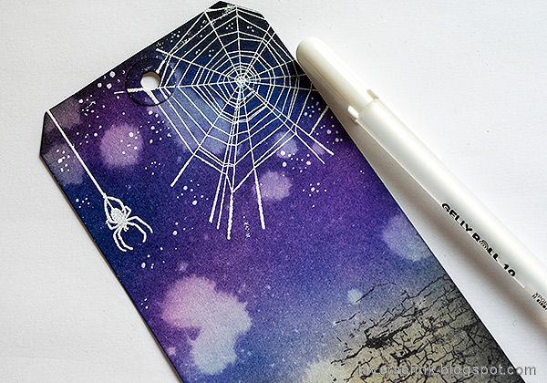 Layers of ink - Spooky House Tag Tutorial by Anna-Karin Evaldsson. Add stars with a gel pen.