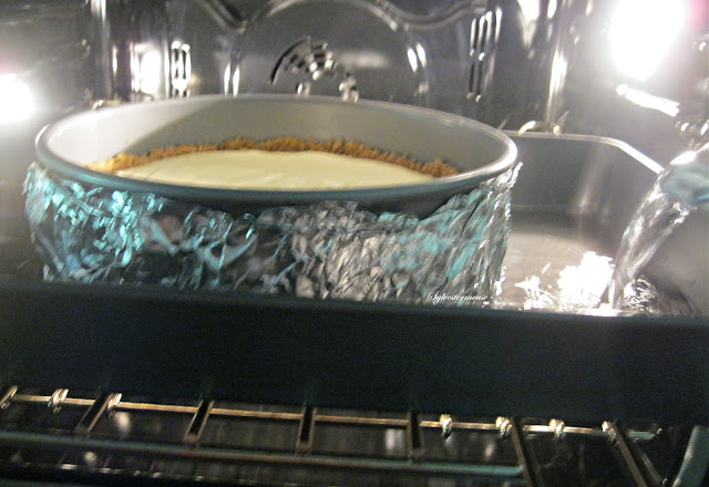 cheesecake in the oven for waterbath