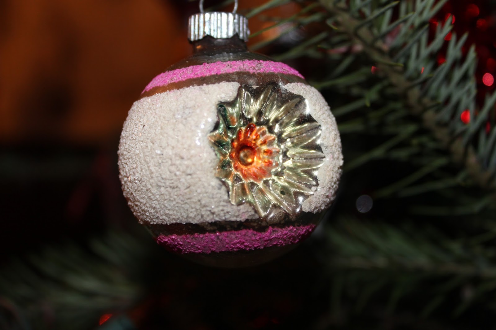 Crackerjack23: The Story Behind Vintage Shiny Brite Christmas Ornaments