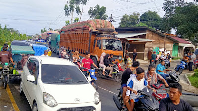 Lumpuh Total, Jalur Transportasi Provinsi  Terdampak Banjir Aceh Tamiang