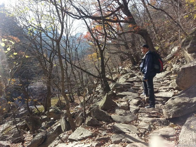 Along the Biseondae trail in Seoraksan National Park