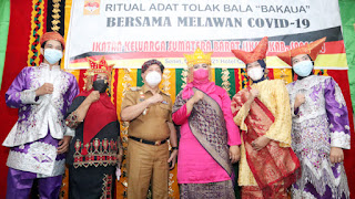 RITUAL ADAT TOLAK BALA BAKAUA - IKSB SANGGAU