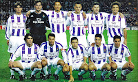 REAL VALLADOLID C. F. Temporada 2001-02. Ricchetti, Ricardo, Peña, Tena, Jesús y Santamaría. Tote, Torres Gómez, Marcos, Luis Garcia y Óscar González. F. C. BARCELONA 4 REAL VALLADOLID C. F. 0 Domingo 11/11/2001, 20:00 horas. Campeonato de Liga de 1ª División, jornada 12. Barcelona, Nou Camp: 30.000 espectadores. GOLES: 1-0: 18’, Javier Saviola. 2-0: 20’, Carles Puyol. 3-0: 63’, Patrick Kluivert, de penalti. 4-0: 88’, Javier Saviola.