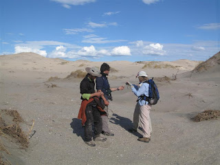 Trekking. Puerto Piramides. Peninsula Valdes.Observacion de Ballenas y Naturaleza. Nature Trek. Whale and Wildlife watching.