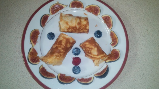 Healthy and nutritious breakfast - Homemade pancakes with fresh fruits