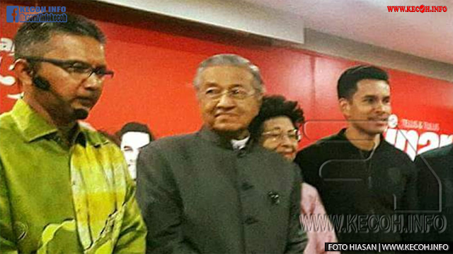 Ingat Lagi Pensyarah Yang 'TERKUCIL' Terima 'Renungan Maut' Tun Dr Mahathir Ketika Kritik Umur Beliau Pada Satu Forum Yang Lalu? Terkini Beliau Telah Letak Jawatan Dan Inilah Puncanya...