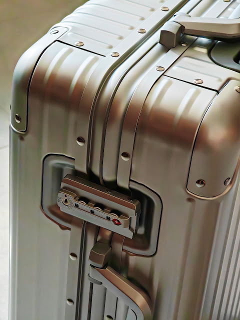 Repair_Luggage_Singapore_Malaysia_Chiang_Kong_Luggage_Services