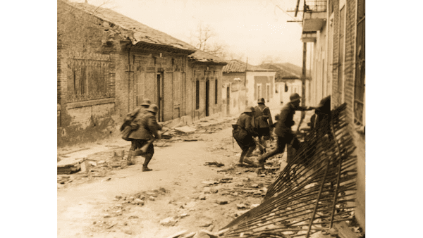 Marzo de 1939 entrada a Madrid de las tropas fascistas del genocida Franco