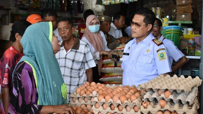 Sidak Jelang Idul Adha, Sekda Sinjai Sebut Harga Cabai Naik