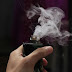 Jovem de 21 anos vomita sangue e entra em coma após complicações pelo uso de vape