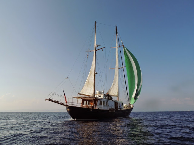 alquiler de goletas en Italia. alquiler de goletas en las Ilsas Eolias. Alquilar una goleta barata en las Islas Eoliasa. Alquiler de goletas en Cerdeña. Alquiler de goletas en Sicilia