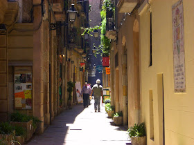 Carrer Amargós in the Gothic Quarter