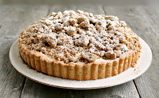 Berry Cheesecake Crumb Tart