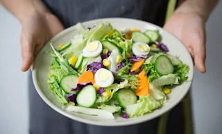 Low-carb diets can support heart health but may lack essential nutrients if not carefully planned