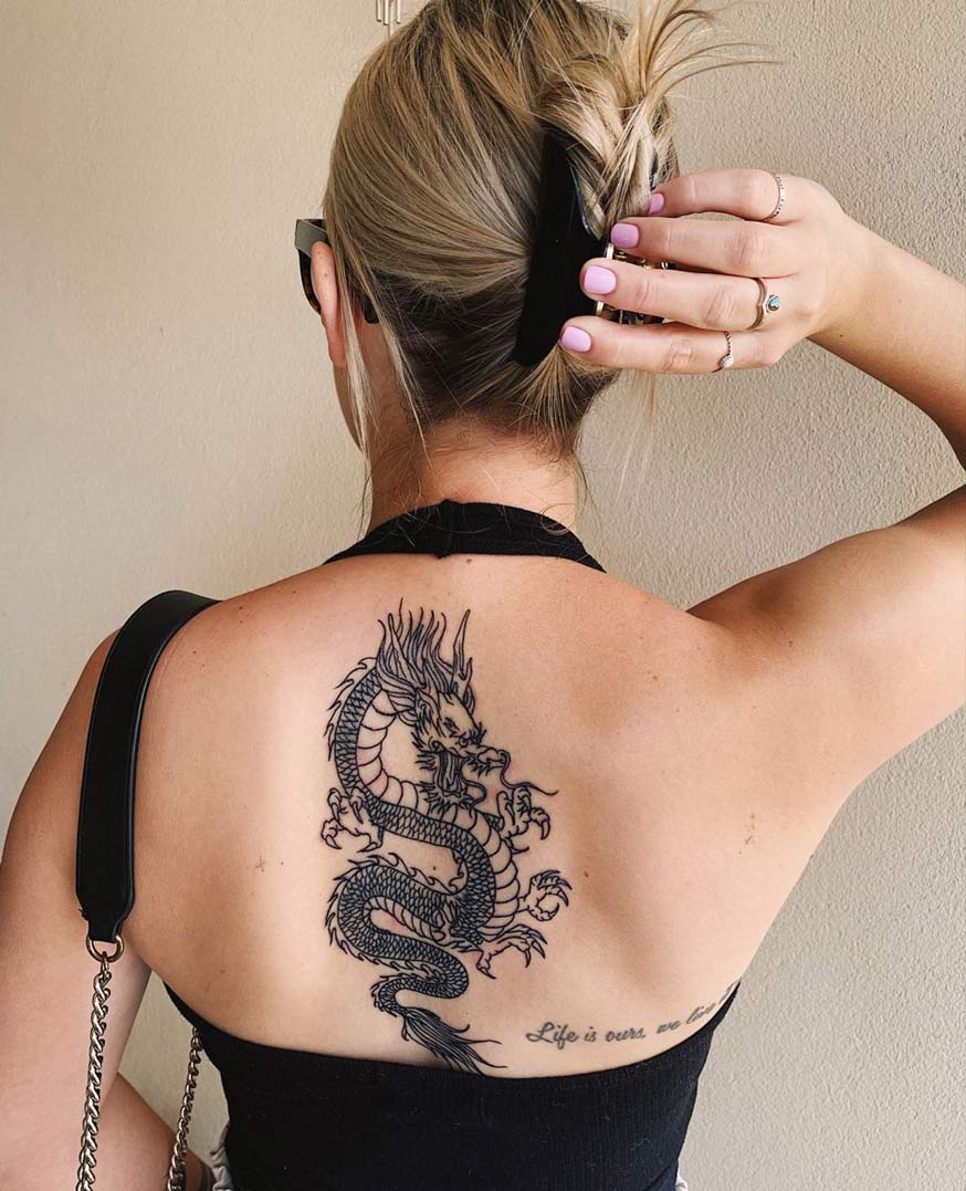 Tatuajes de dragones para chicas en la espalda