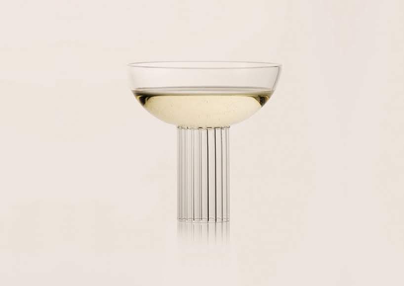 Un trío de copas para cóctel inspirado en la arquitectura de Piero Portaluppi