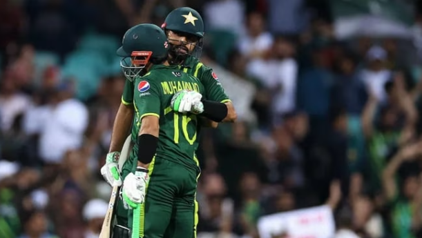 T20 ورلڈ کپ: پاکستان کے فائنل کے لیے کوالیفائی کرتے ہی بابر، رضوان موجو کو دوبارہ دریافت کر رہے ہیں۔