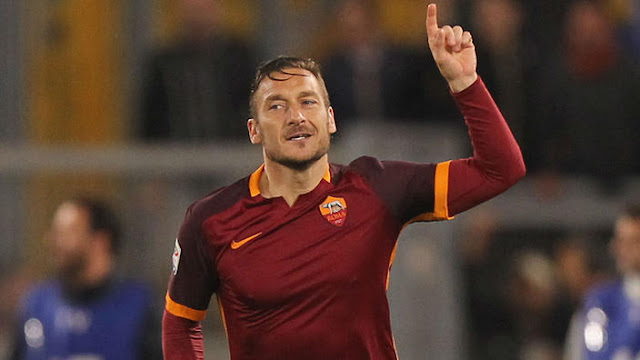 Francesco Totti Tidak Gantung Sepatu Akhir Musim Ini