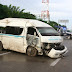 Combi con 12 pasajeros que cubría la ruta Playa del Carmen-Tulum sufre aparatoso accidente 