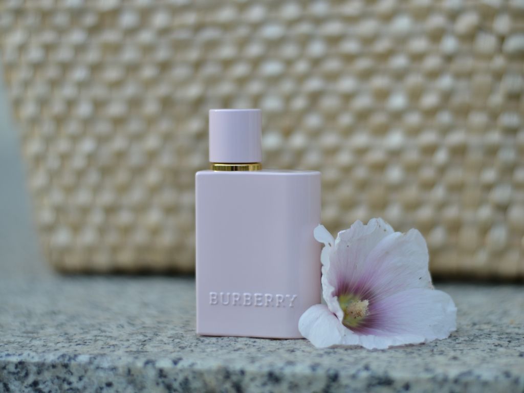 Odkryj magię zmysłowego luksusu czyli Burberry Her Elixir de Parfum