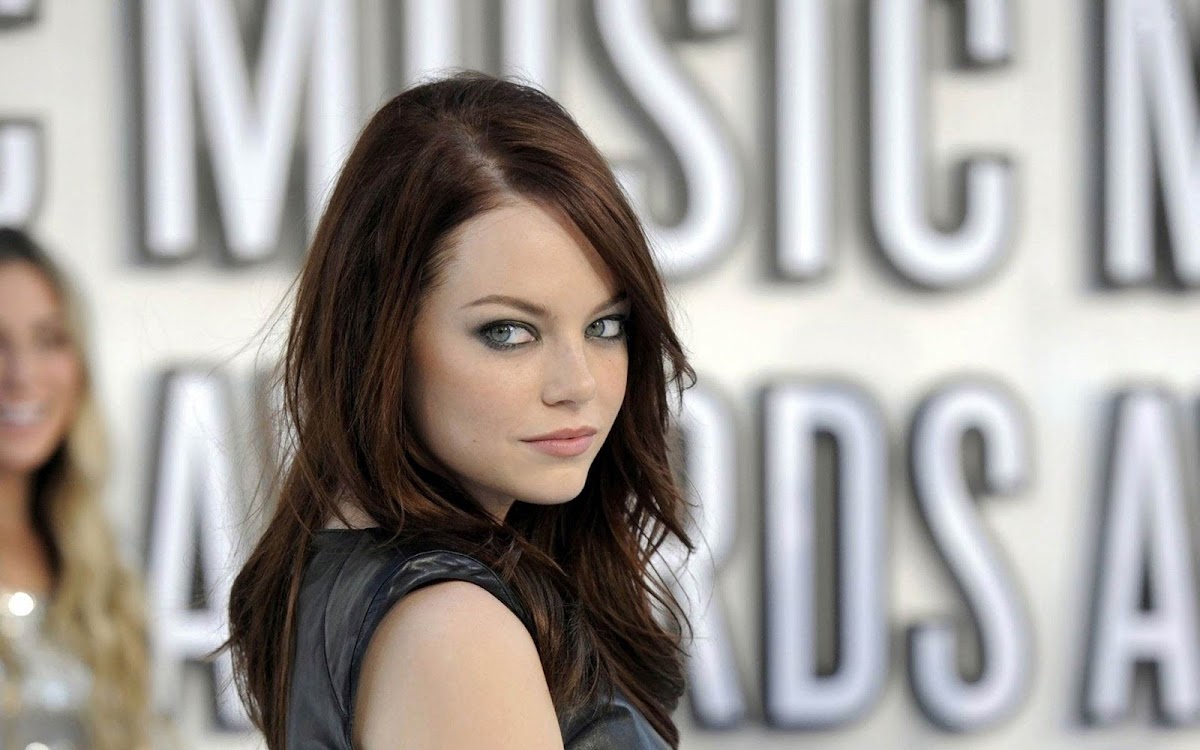 Emma Stone Widescreen HD Wallpaper 2